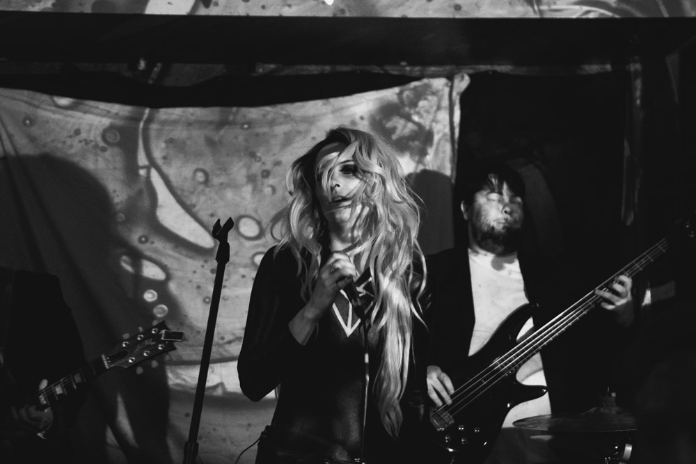 Sarah Wild, Starday Tavern, photo by Joe Bitters