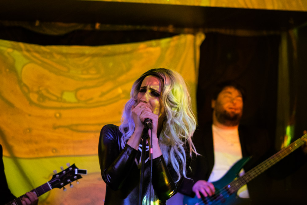 Sarah Wild, Starday Tavern, photo by Joe Bitters