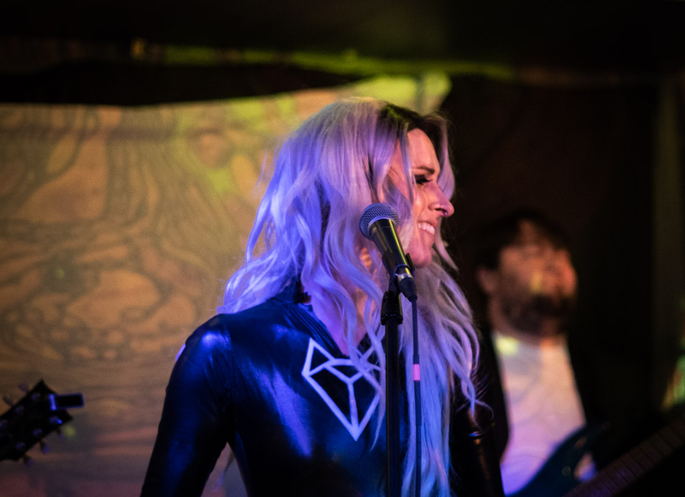 Sarah Wild, Starday Tavern, photo by Joe Bitters