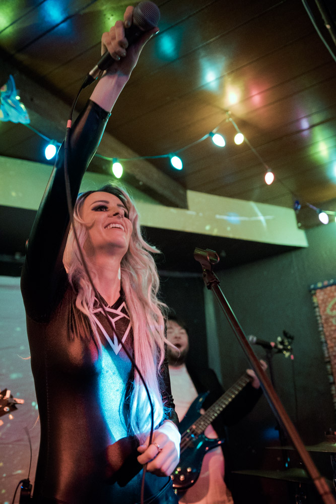 Sarah Wild, Starday Tavern, photo by Joe Bitters