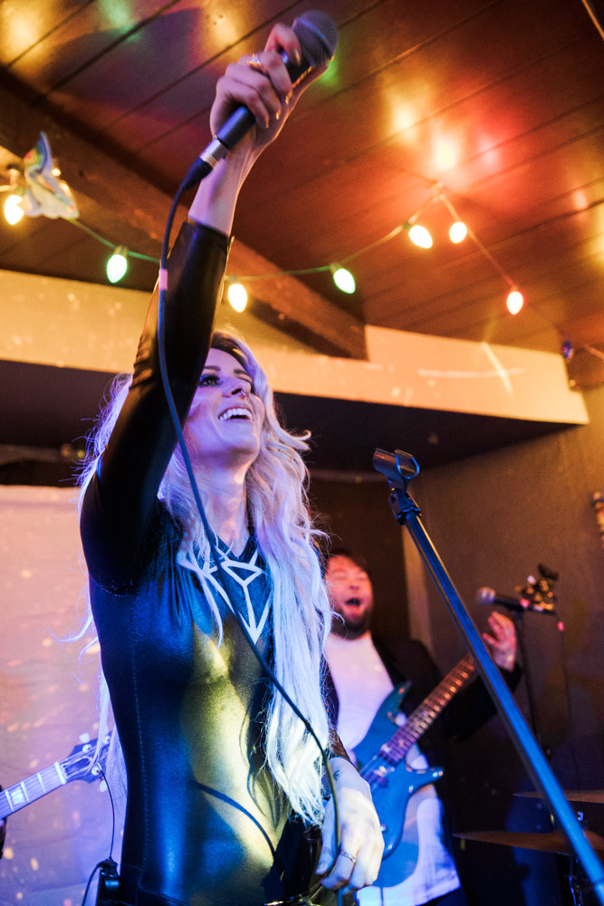 Sarah Wild, Starday Tavern, photo by Joe Bitters