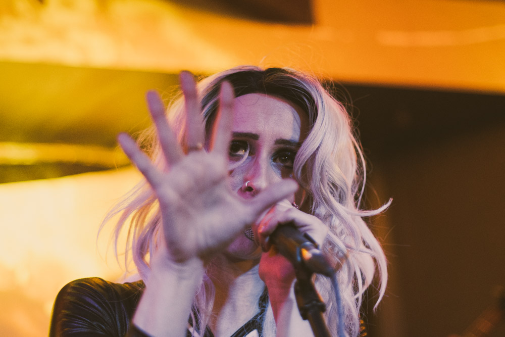 Sarah Wild, Starday Tavern, photo by Joe Bitters