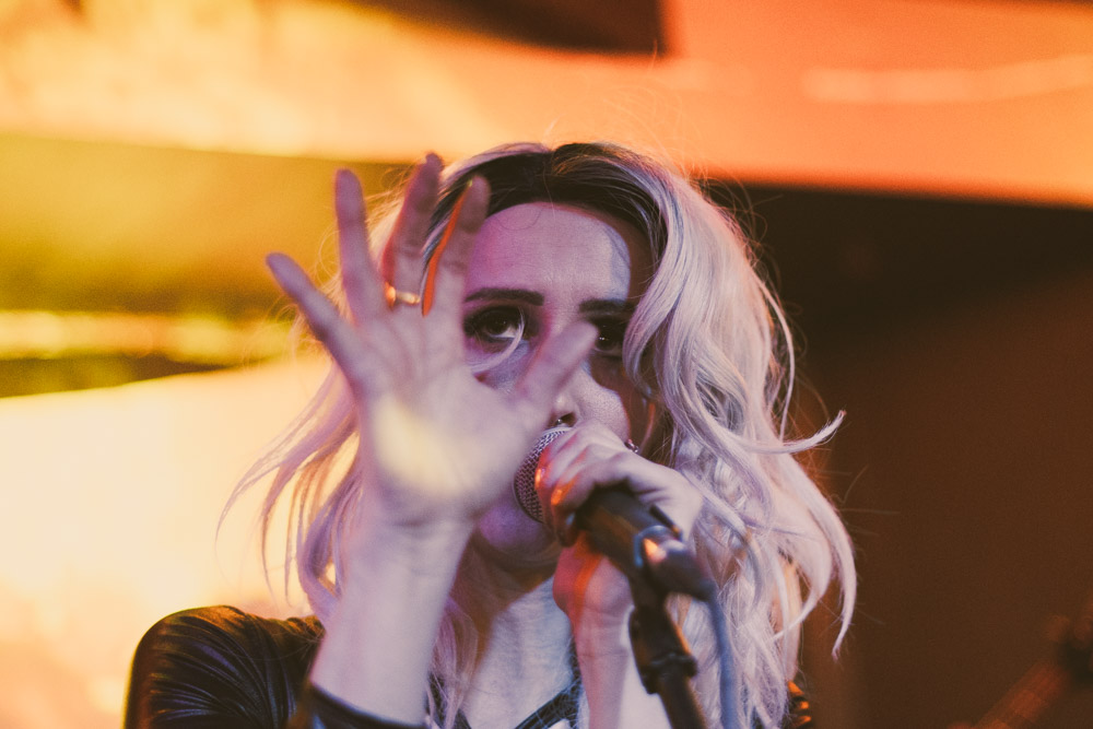 Sarah Wild, Starday Tavern, photo by Joe Bitters