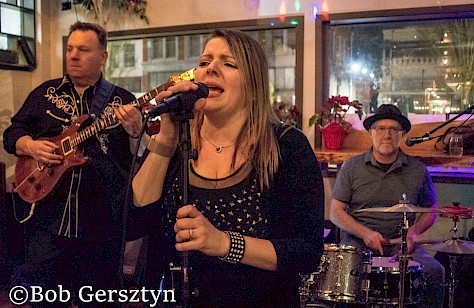 Rachel and The Rain Kings, Taproot Lounge & Cafe, photo by Bob Gersztyn