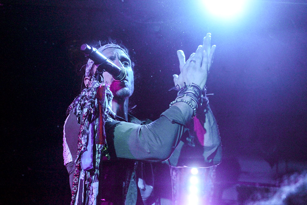 Magic Giant, Lola's Room, photo by Emma Davis