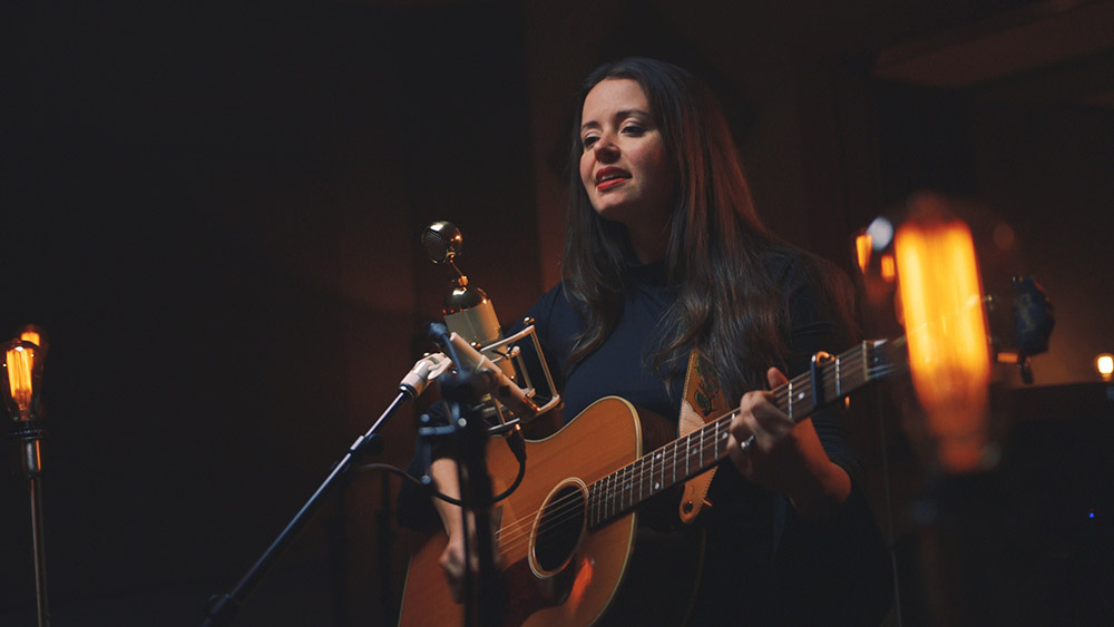 Emily Scott Robinson Live from The Rye Room [Video Premiere] | Vortex ...