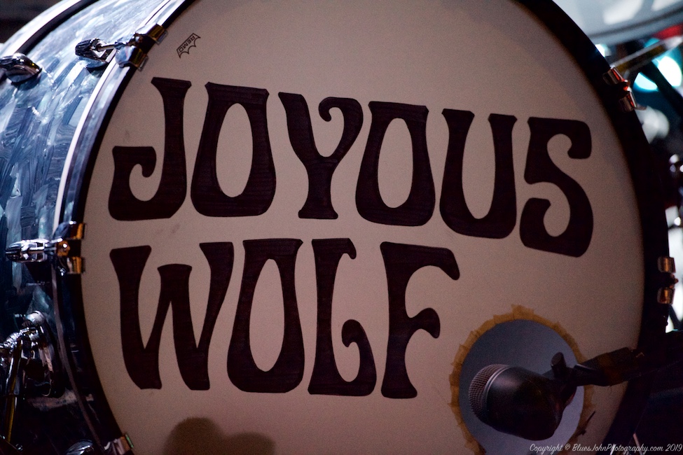 Joyous Wolf, Hawthorne Theatre, photo by John Alcala