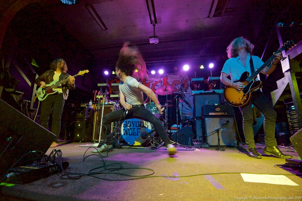 Joyous Wolf, Hawthorne Theatre, photo by John Alcala