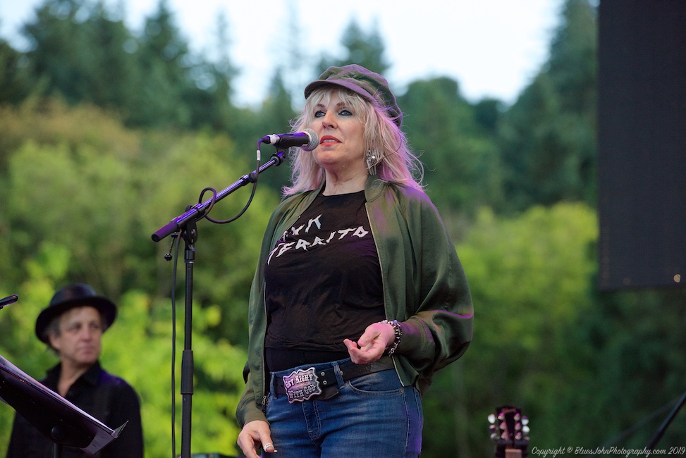 Lucinda Williams, Oregon Zoo Amphitheatre, photo by John Alcala