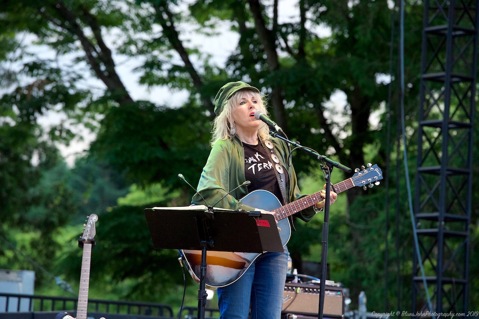 Lucinda Williams, Oregon Zoo Amphitheatre, photo by John Alcala