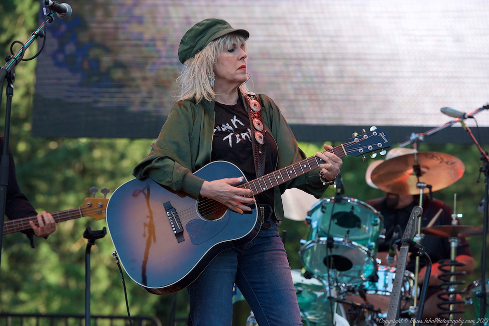 Lucinda Williams, Oregon Zoo Amphitheatre, photo by John Alcala