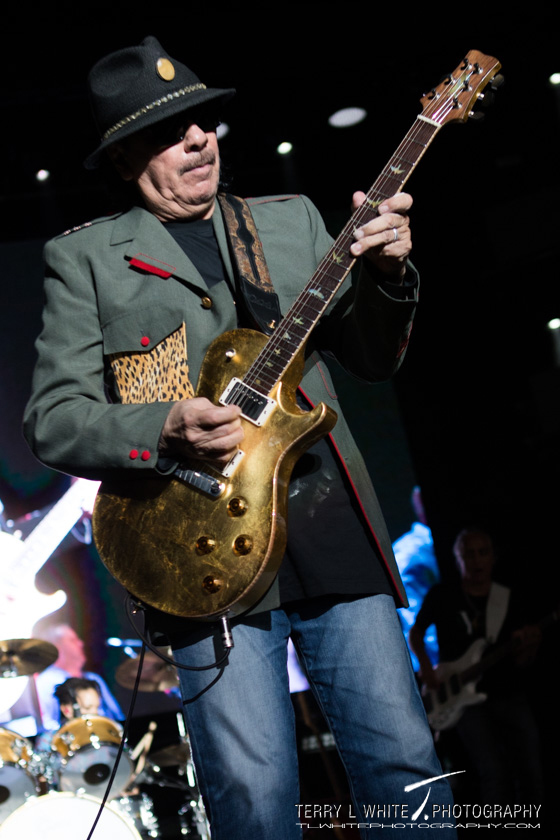 Santana, Sunlight Supply Amphitheater, photo by Terry White