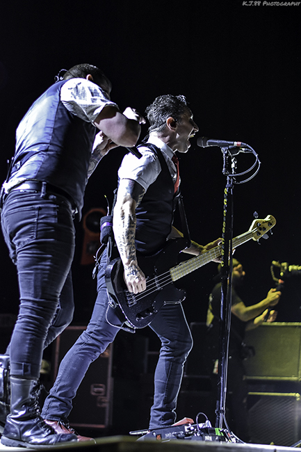 Shinedown, Sunlight Supply Amphitheater, photo by Kevin Pettigrew