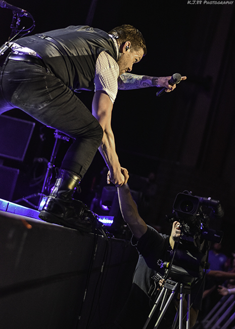 Shinedown, Sunlight Supply Amphitheater, photo by Kevin Pettigrew