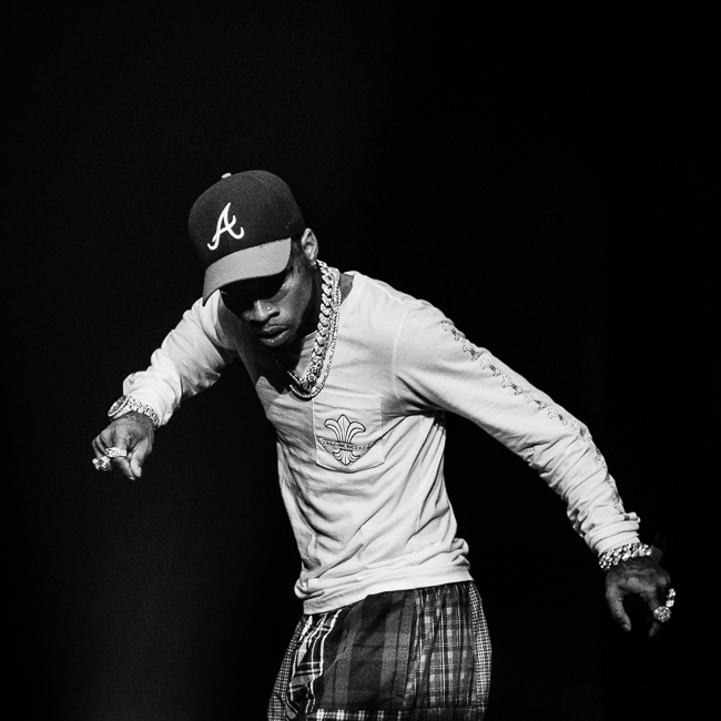 Chris Brown Tory Lanez Indigoat Tour Mens T-Shirt Aulblack Umbrella Boys 2  Tee M