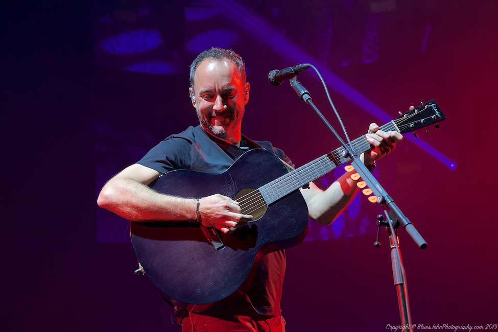 Photos of Dave Matthews Band at Sunlight Supply Amphitheater on