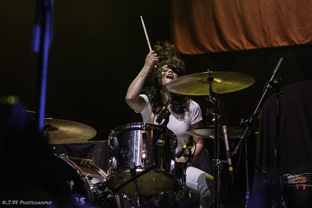 Le Butcherettes, Veterans Memorial Coliseum, photo by Kevin Pettigrew