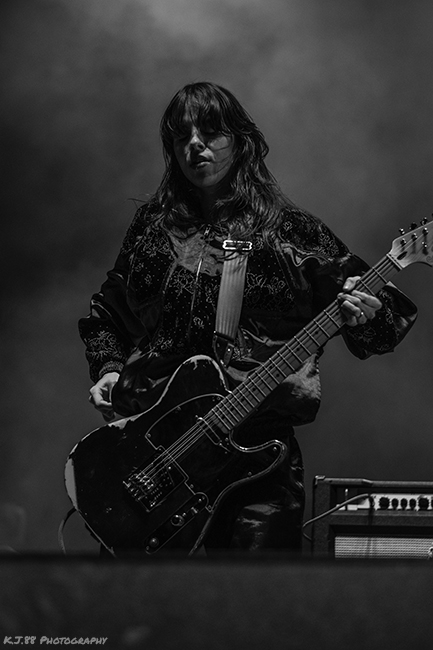 Le Butcherettes, Veterans Memorial Coliseum, photo by Kevin Pettigrew
