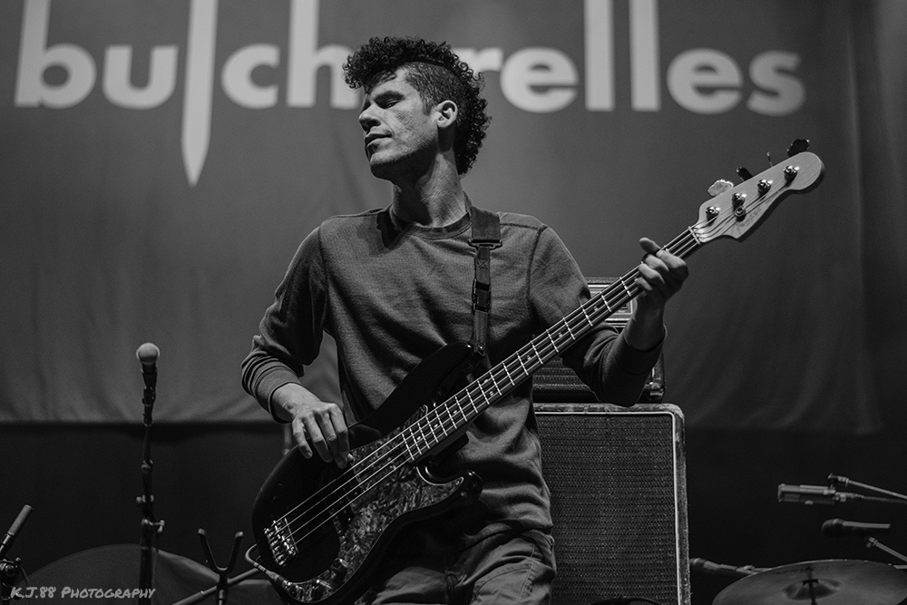 Le Butcherettes, Veterans Memorial Coliseum, photo by Kevin Pettigrew