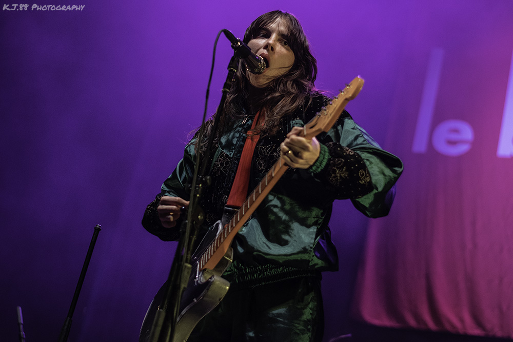 Le Butcherettes, Veterans Memorial Coliseum, photo by Kevin Pettigrew