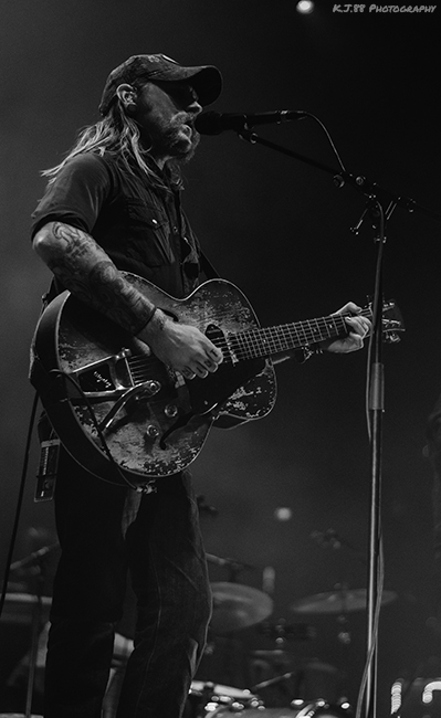 The Devil Makes Three, Veterans Memorial Coliseum, photo by Kevin Pettigrew