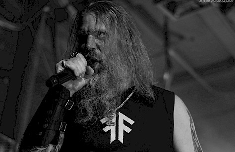 Amon Amarth, Roseland Theater, photo by Kevin Pettigrew