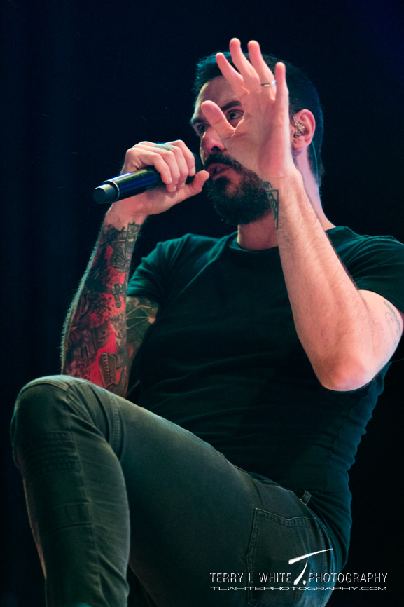 Breaking Benjamin, Sunlight Supply Amphitheater, photo by Terry White