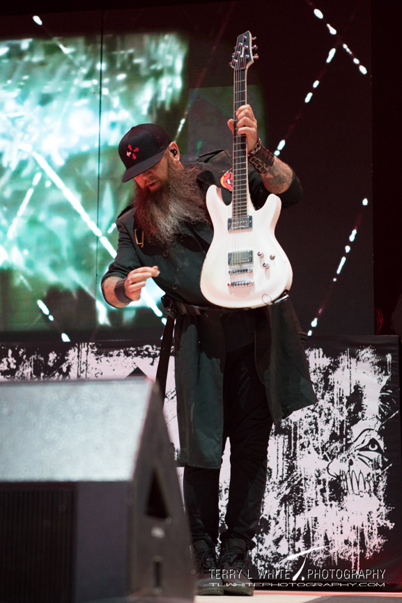 Three Days Grace, Sunlight Supply Amphitheater, photo by Terry White