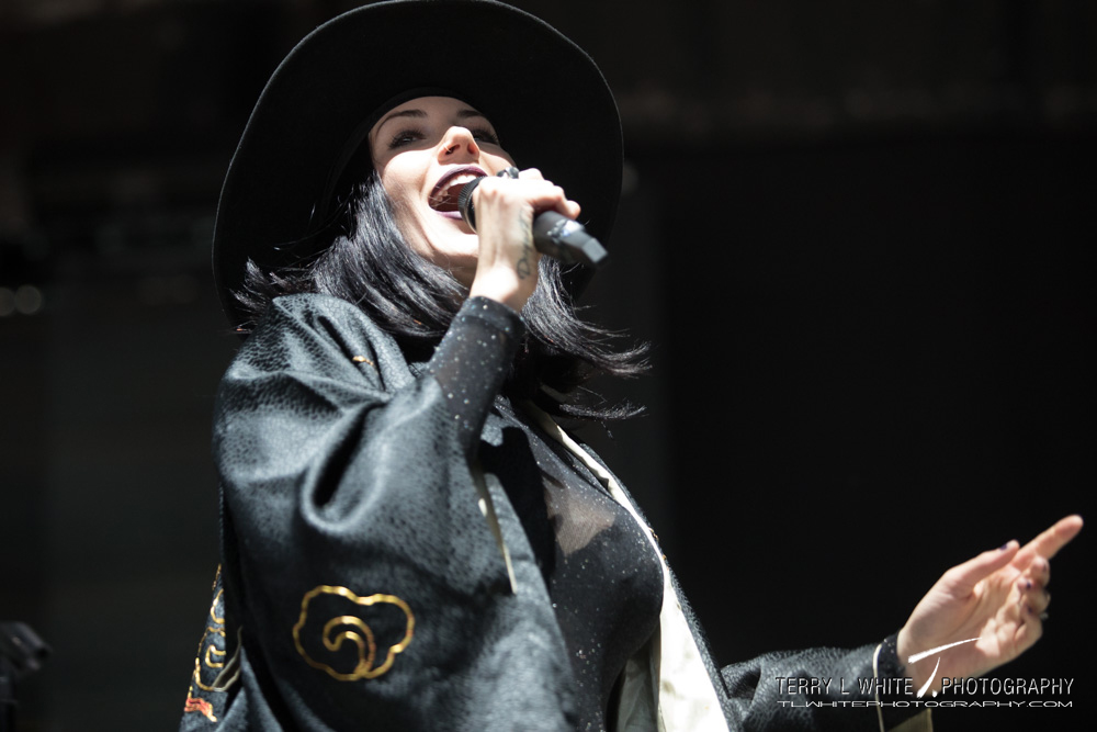 Dorothy, Sunlight Supply Amphitheater, photo by Terry White