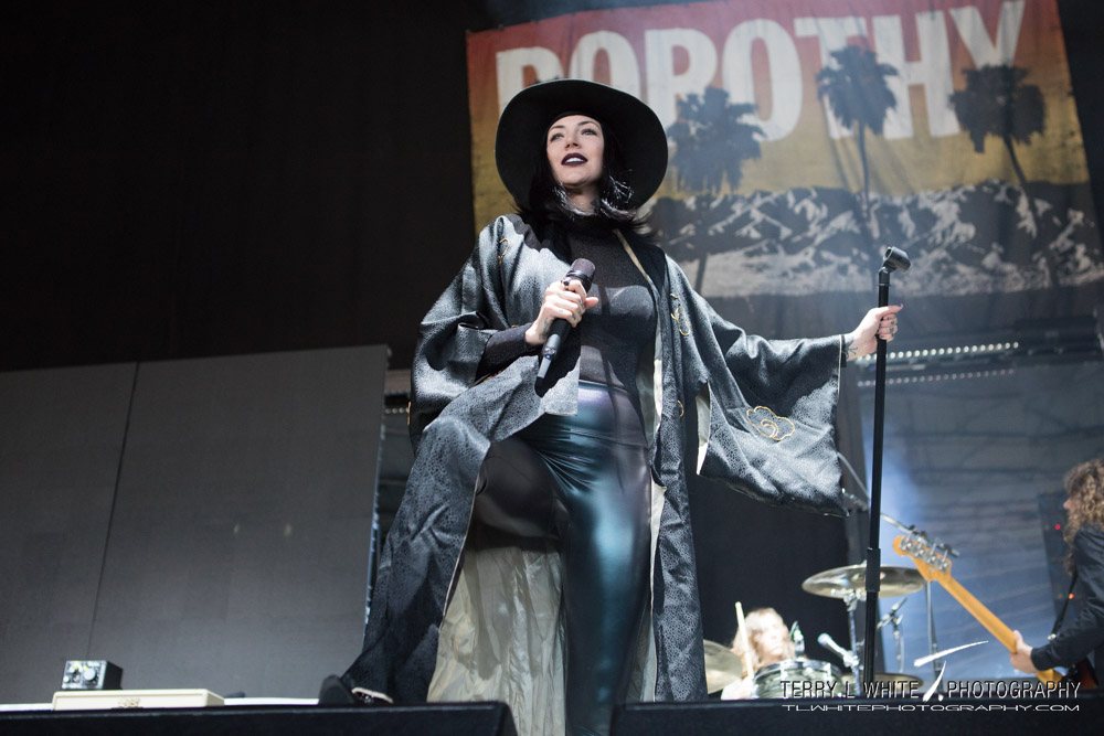 Dorothy, Sunlight Supply Amphitheater, photo by Terry White