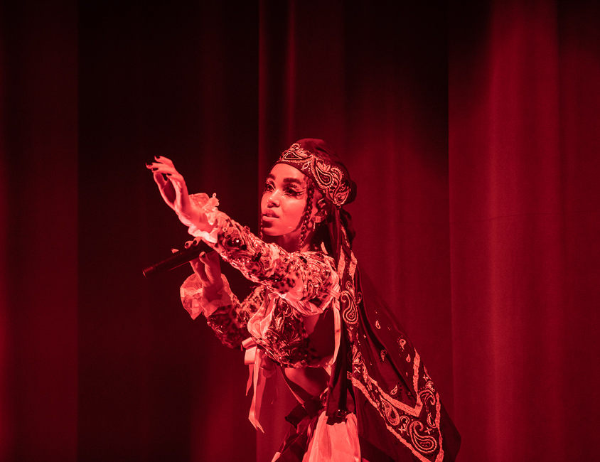 Photos of FKA Twigs at Moore Theatre on Nov. 4, 2019 | Vortex Music Magazine