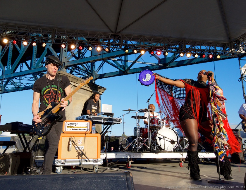 Liv Warfield, The Lot at Zidell Yards, photo by John Alcala
