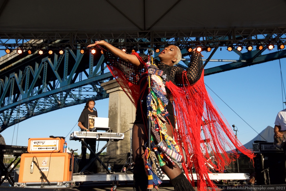 Liv Warfield, The Lot at Zidell Yards, photo by John Alcala