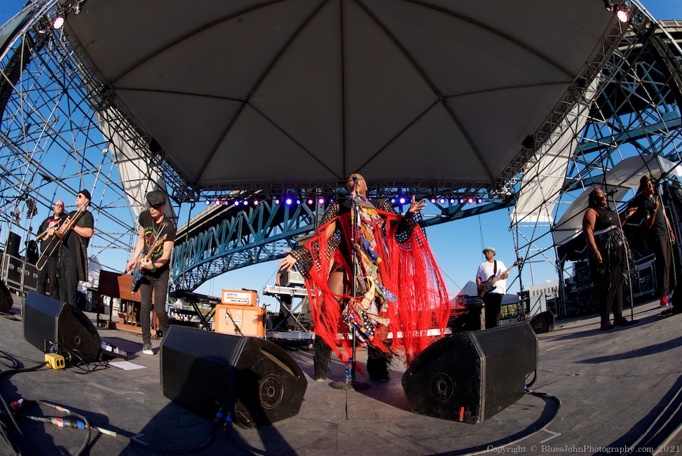 Liv Warfield, The Lot at Zidell Yards, photo by John Alcala
