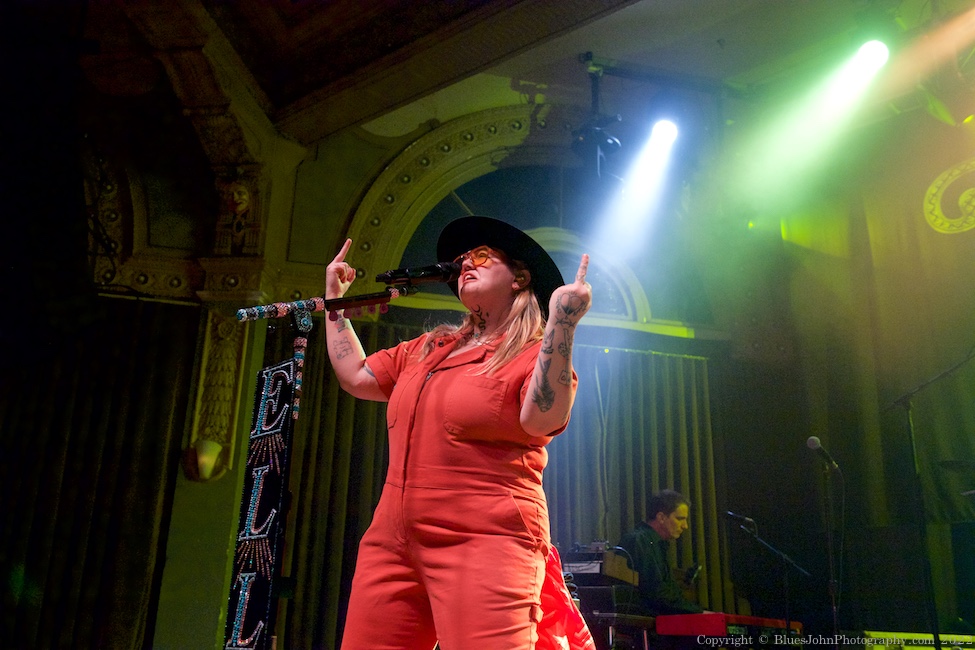 Elle King, Crystal Ballroom, photo by John Alcala
