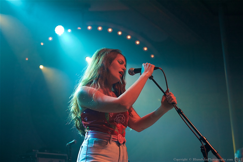 Lola Kirke, Crystal Ballroom, photo by John Alcala