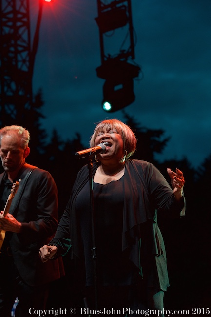 Mavis Staples, Oregon Zoo Amphitheatre, photo by John Alcala