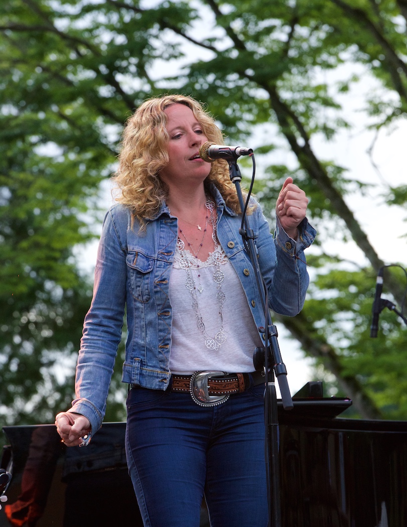 Amy Helm, Oregon Zoo Amphitheatre, photo by John Alcala