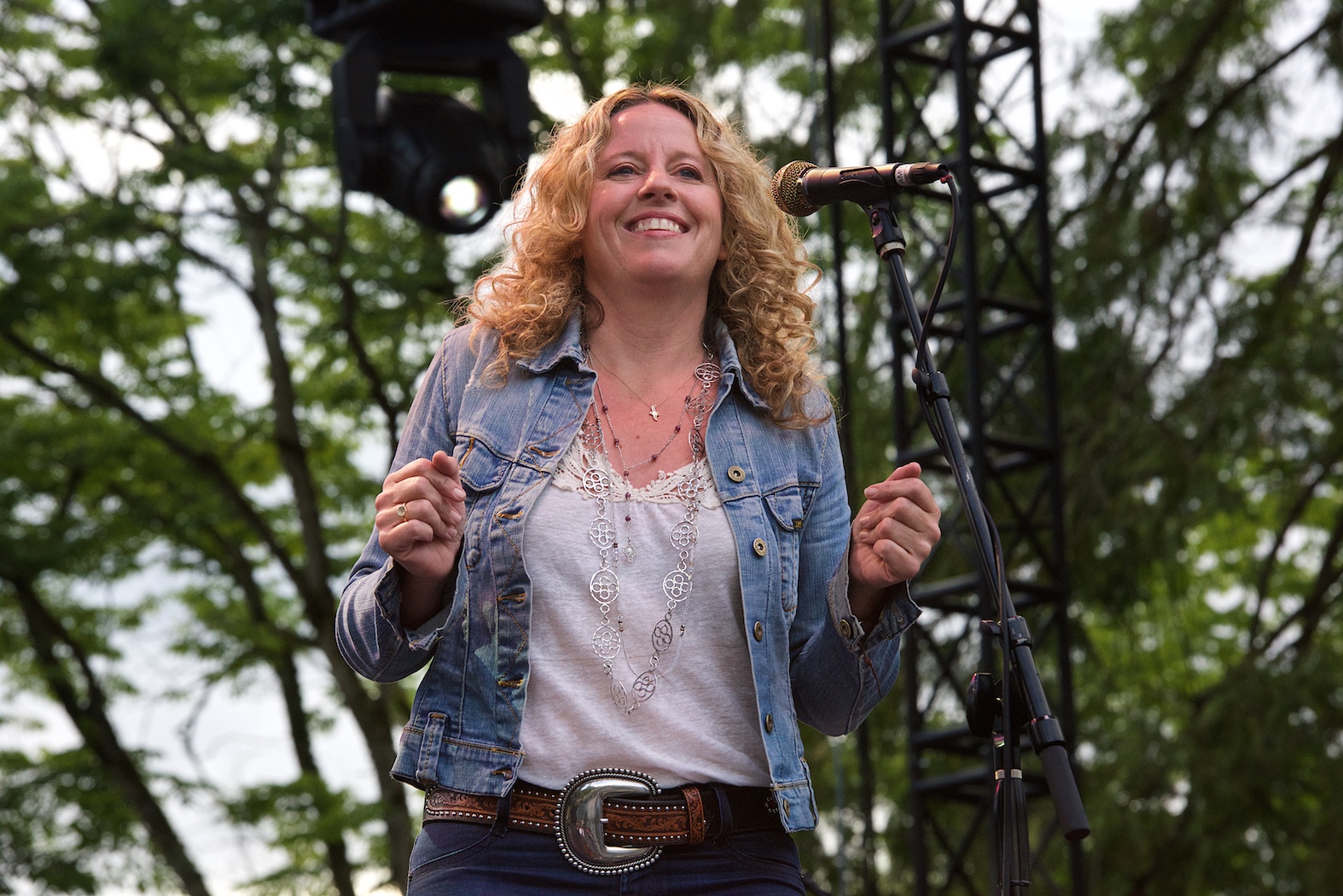 Amy Helm, Oregon Zoo Amphitheatre, photo by John Alcala