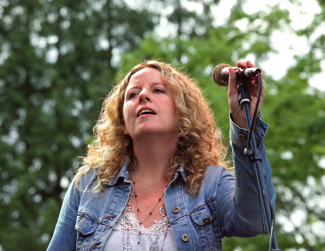 Amy Helm, Oregon Zoo Amphitheatre, photo by John Alcala