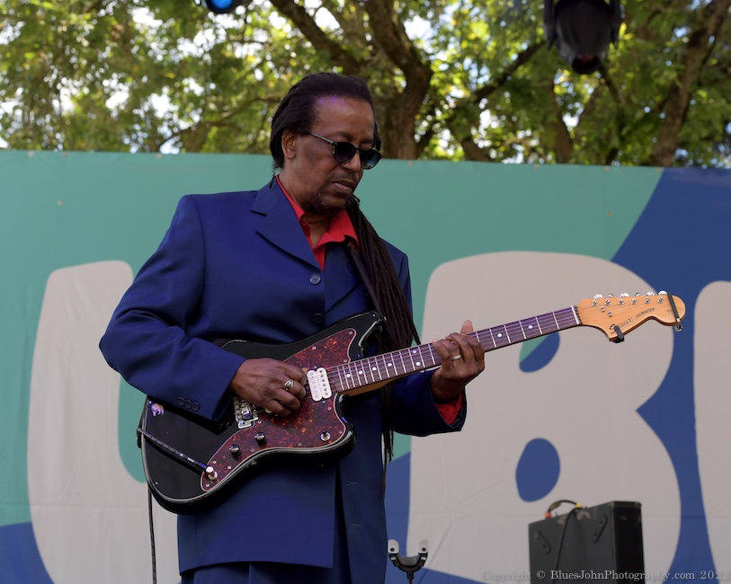 Norman Sylvester, Tom McCall Waterfront Park, photo by John Alcala