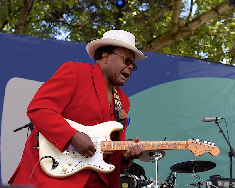 Norman Sylvester, Tom McCall Waterfront Park, photo by John Alcala