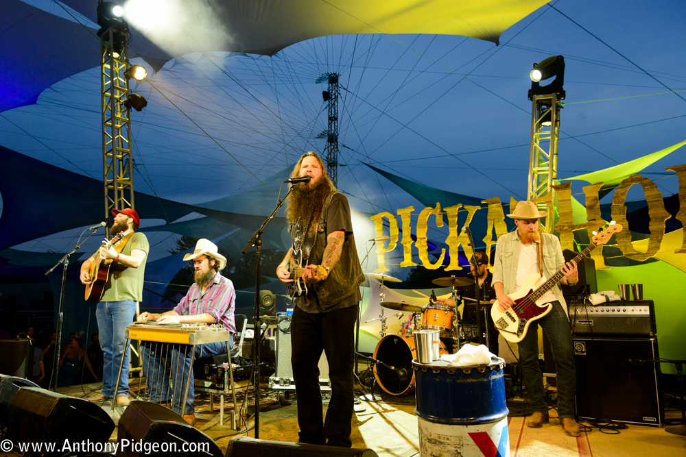 Whitey Morgan and the 78's, Pickathon, Pendarvis Farm, photo by Anthony Pidgeon