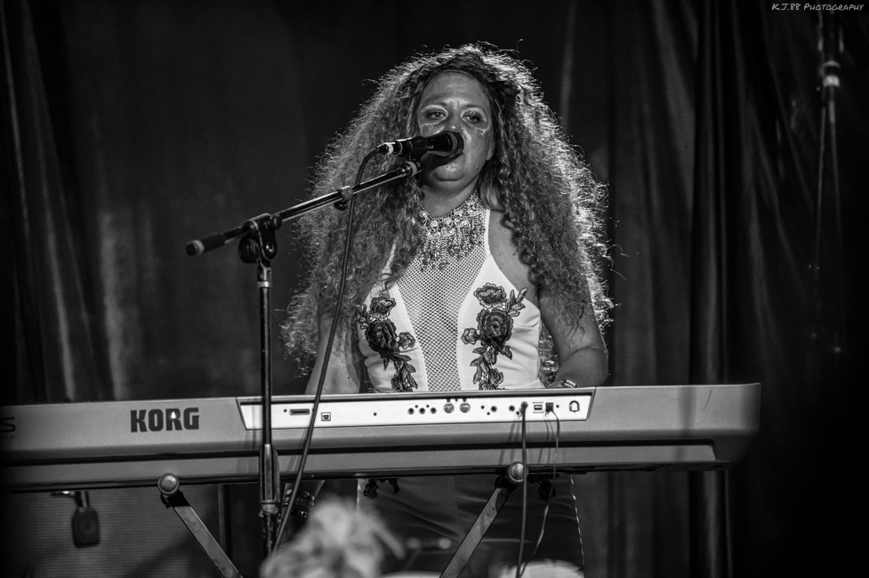 Karen Caskets, Dante's, photo by Kevin Pettigrew