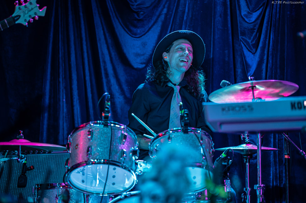 Karen Caskets, Dante's, photo by Kevin Pettigrew