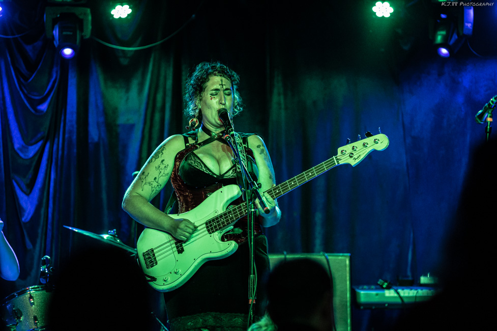 Titsweat, Dante's, photo by Kevin Pettigrew