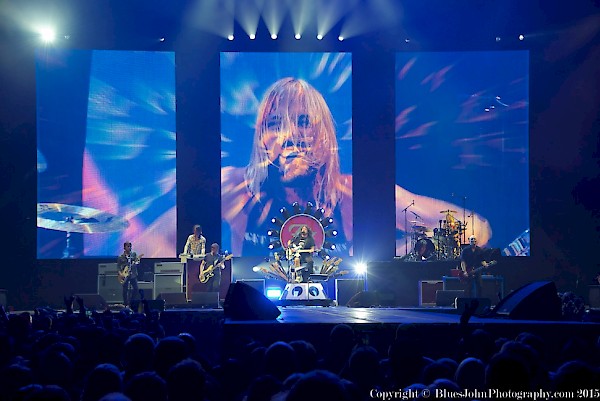From left to right: Chris Shiflett, Rami Jaffee, Nate Mendel, Dave Grohl, Taylor Hawkins and Pat Smear at the Moda Center on Sept. 14, 2015—click to see a whole gallery of photos by John Alcala