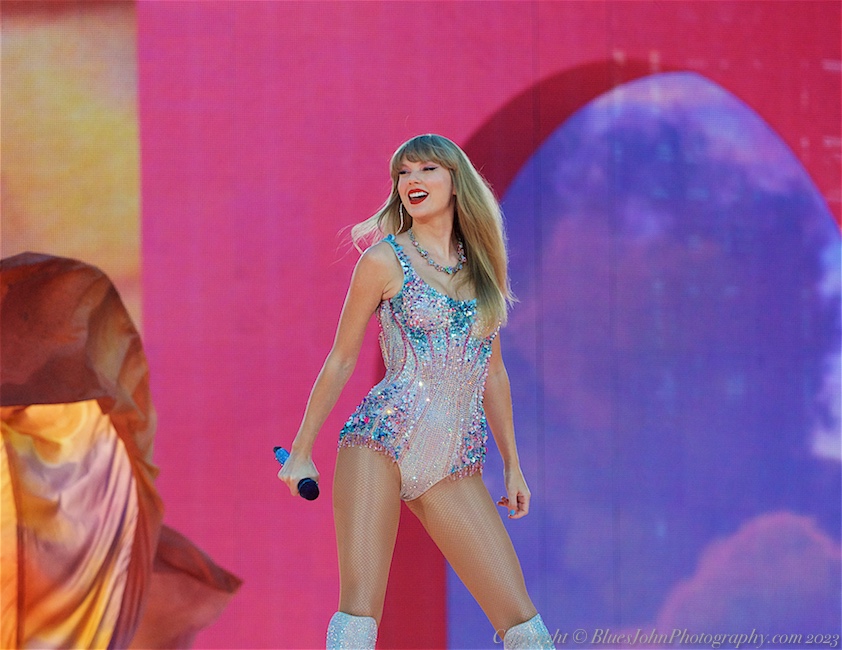 Taylor Swift, Lumen Field, photo by John Alcala