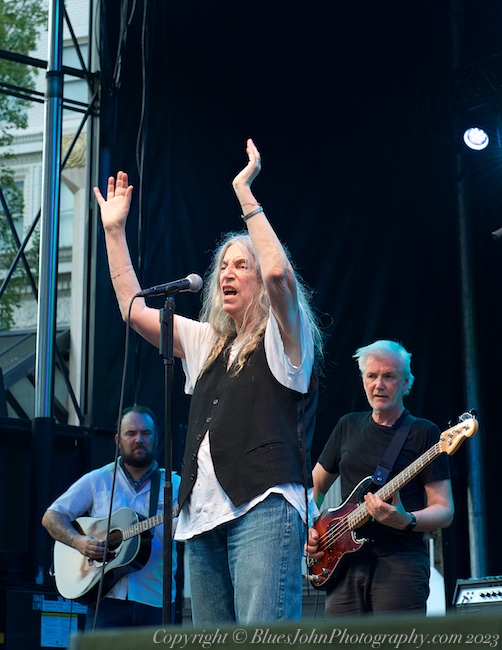 Patti Smith, Pioneer Courthouse Square, photo by John Alcala