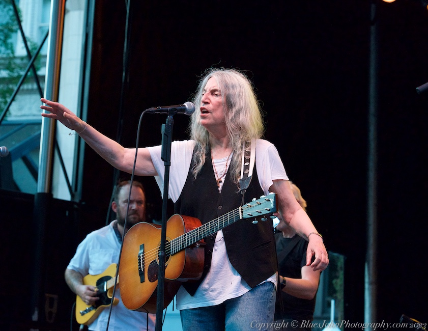 Patti Smith, Pioneer Courthouse Square, photo by John Alcala